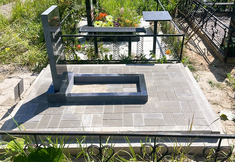 Памятник из гранита форма №0016