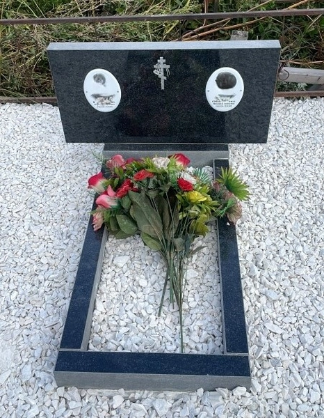 Памятник из гранита форма №0014